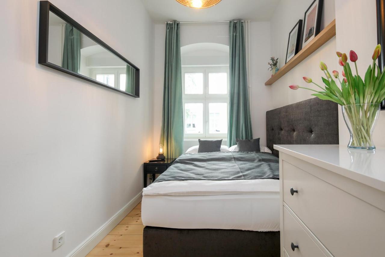 4 Personen Altbau Apartment Nahe Kurfuerstendamm - Romeo & Julia Berlin Exterior photo